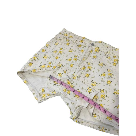Judy Blue Yellow Floral Pattern Stretch Denim Shorts Cut Off Style Womens 3XL - Picture 7 of 7